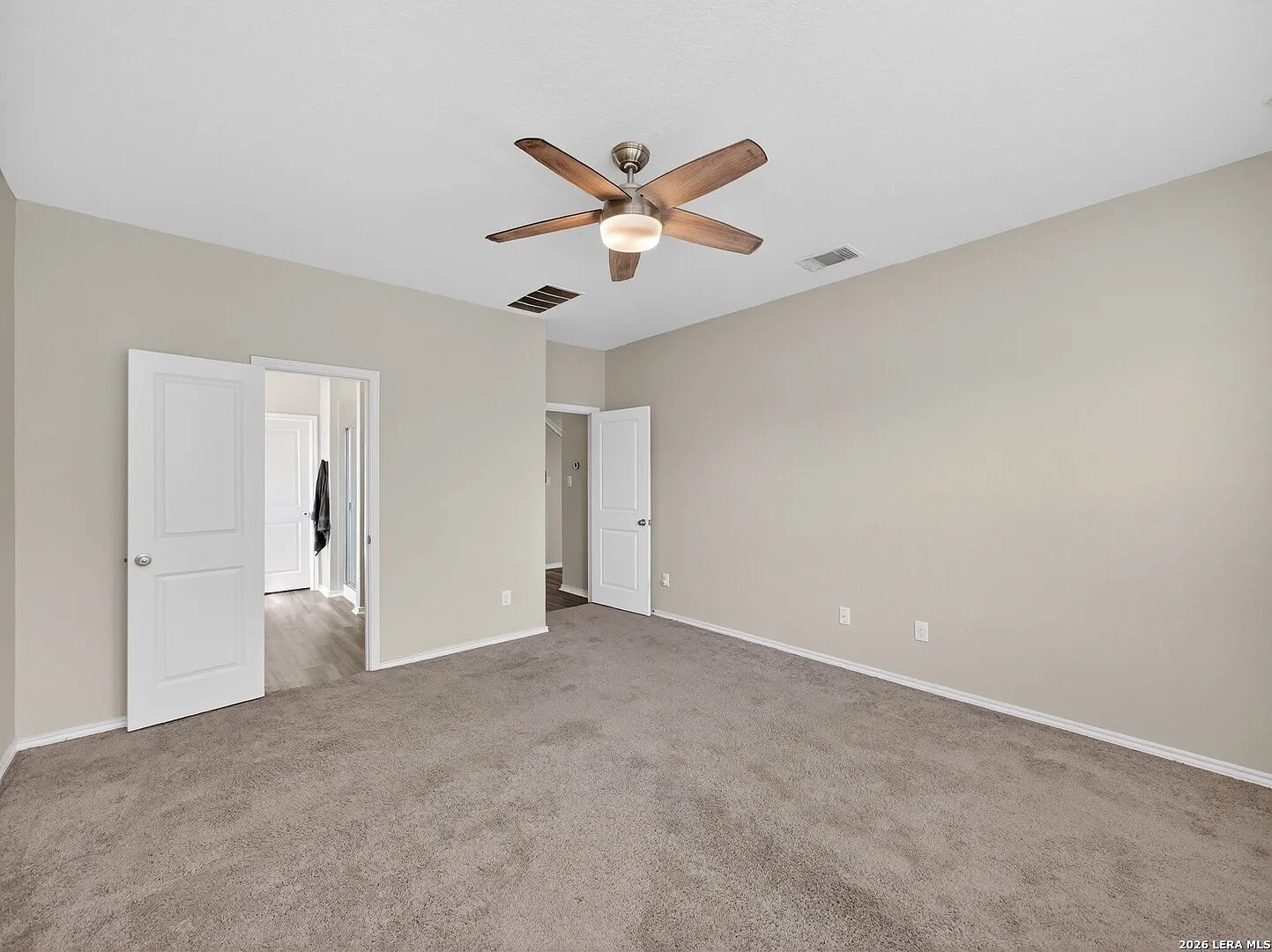 Building Photo - Room in House on Daisy Meadow