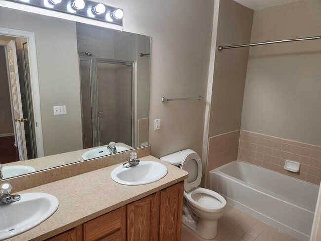 Building Photo - 39475 Springwater Dr