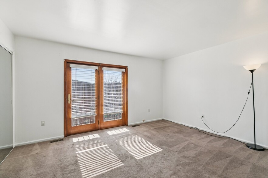 Building Photo - 3379 Frederick St