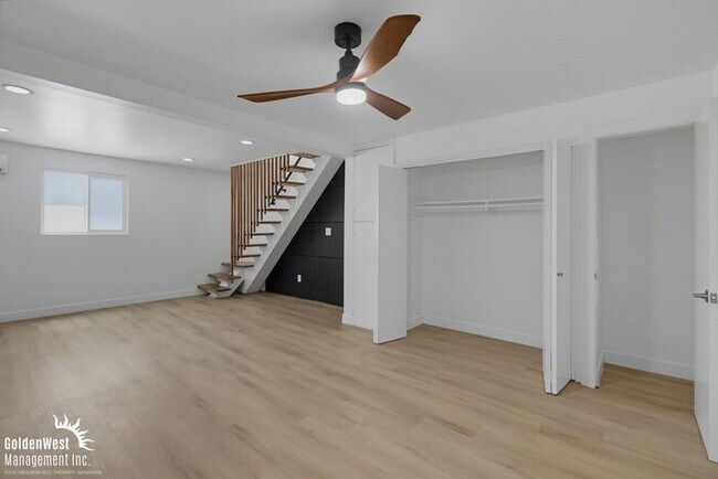 Building Photo - Stylishly Updated 3Bdm 2Ba Main Home in San Diego - MI Special!