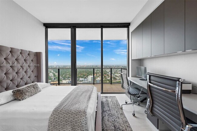 Building Photo - 1000 Brickell Plaza