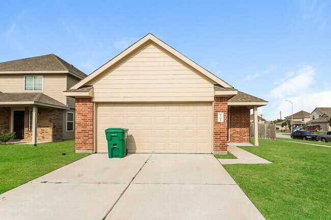 Primary Photo - 8702 J C Oaks Cir