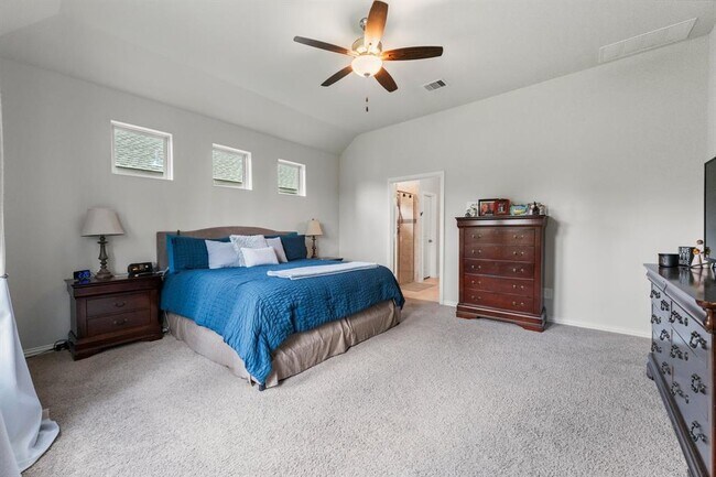 Building Photo - 819 Spruce Pine Dr