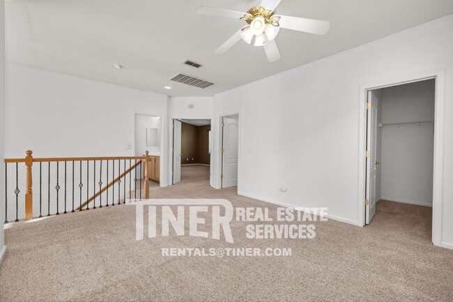 Building Photo - 6530 Aster Ct