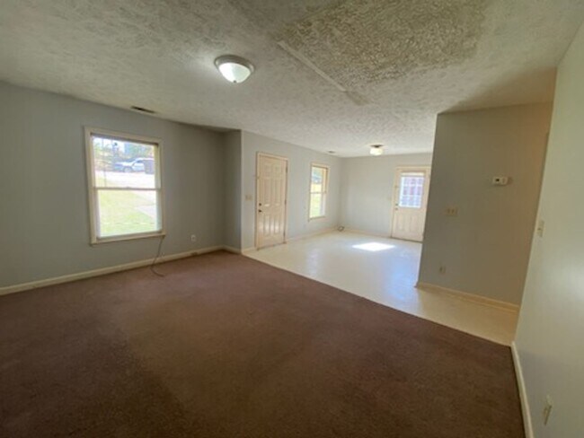 Building Photo - 1966 Glenwick Dr