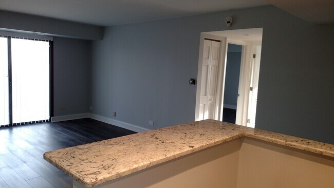 Large living area - 475 Plum Creek Dr