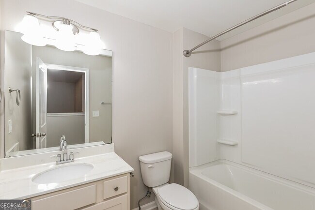 Building Photo - 3949 Lake Manor Way