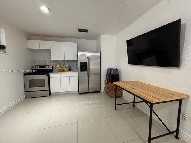 Building Photo - 10900 NW 24th St