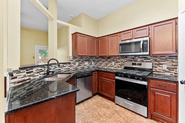 Building Photo - 1229 Laurelleaf Dr