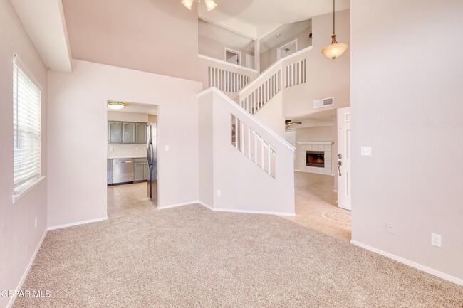 Building Photo - 12209 Chato Villa Dr