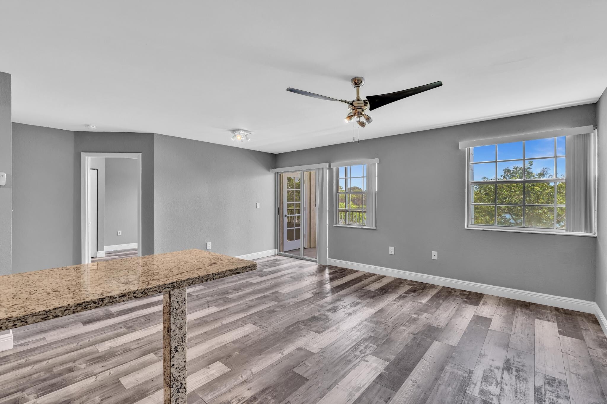 Building Photo - 2850 N Oakland Forest Dr