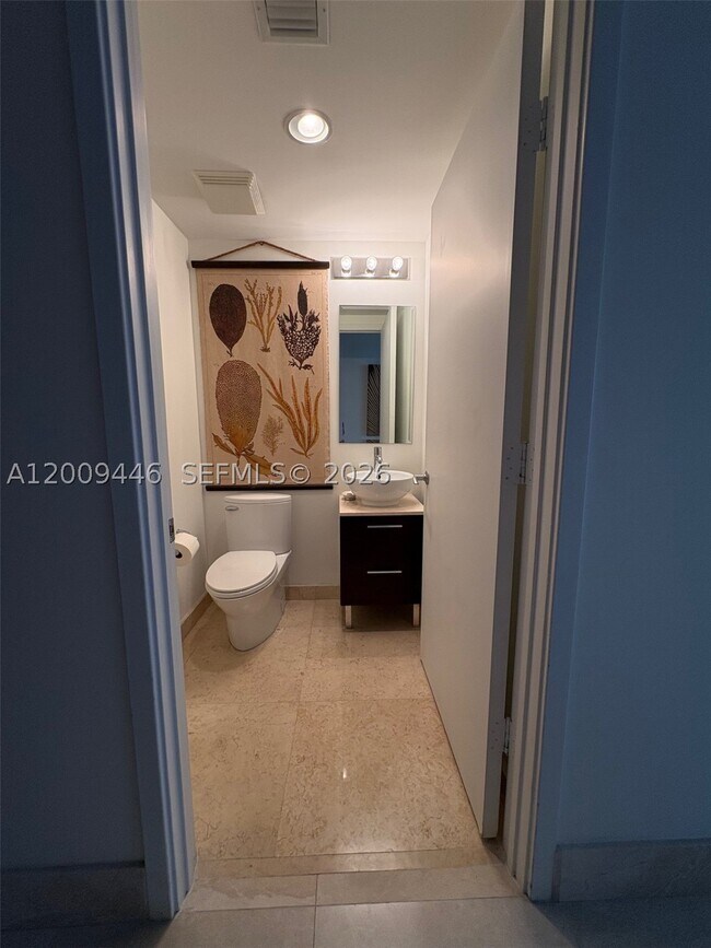 Building Photo - 5875 Collins Ave
