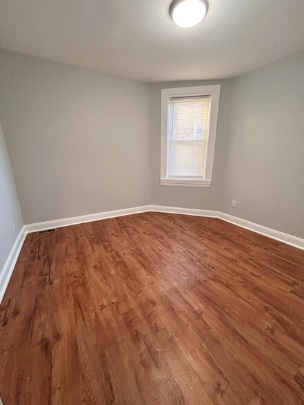 Building Photo - 2512 S 66th St