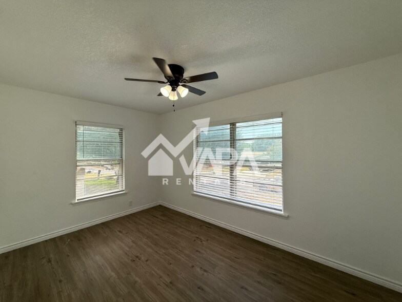 Building Photo - 507 Stockton Dr