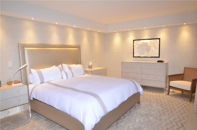 Building Photo - 19355 Turnberry Way