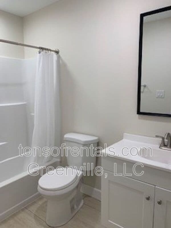 Building Photo - 106 Keloy St