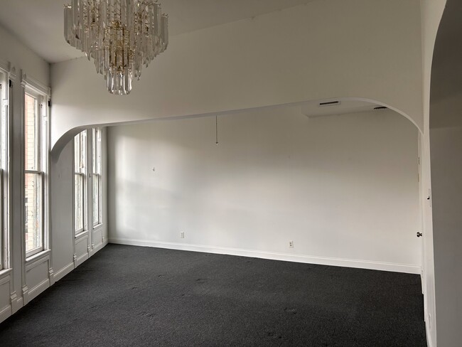 Building Photo - 59 S Grove Ave