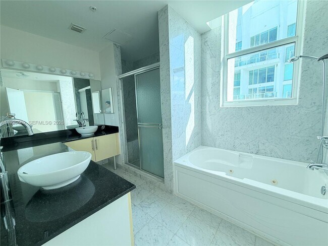 Building Photo - 31 SE 5th St