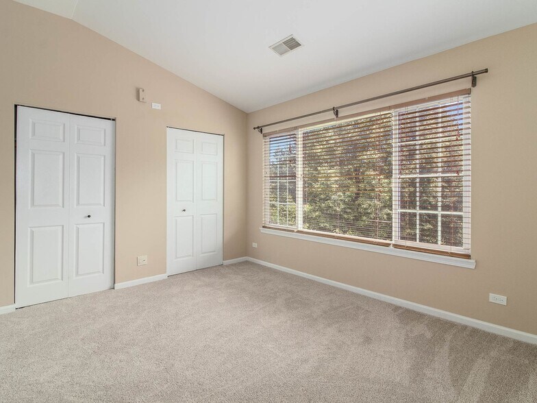 Building Photo - 3023 Anton Dr