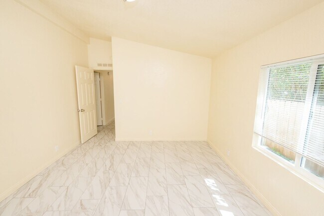 Building Photo - 1357-59 Marline Ave