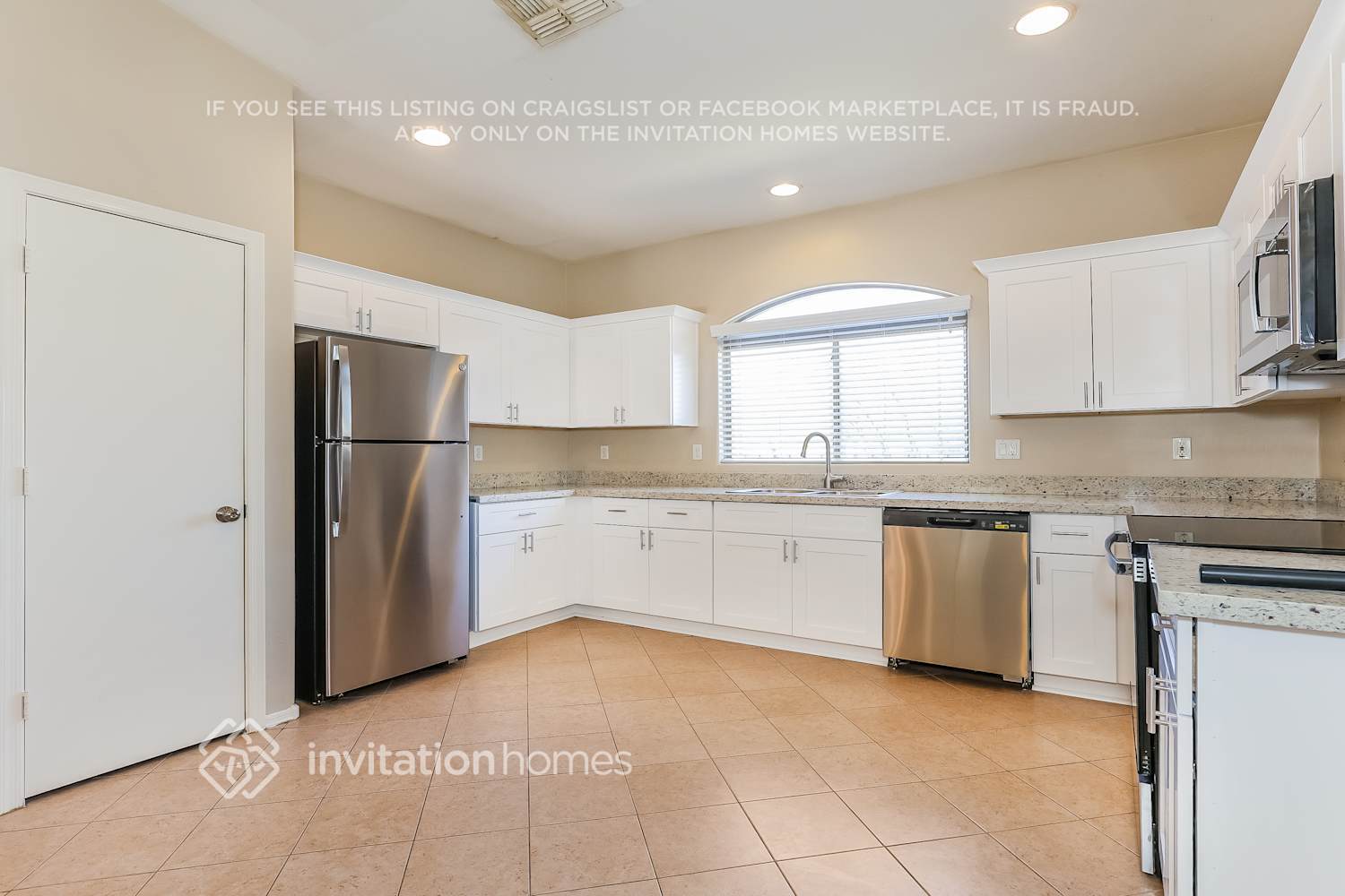 Building Photo - 9121 W MacKenzie Dr