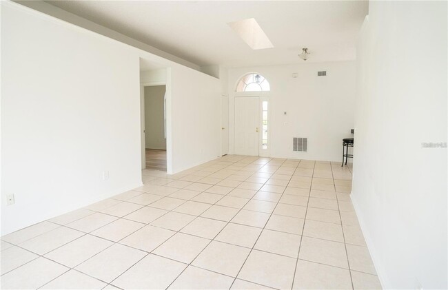 Building Photo - 151 Bluebrook Ct