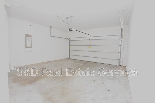 Building Photo - 4932 St James St
