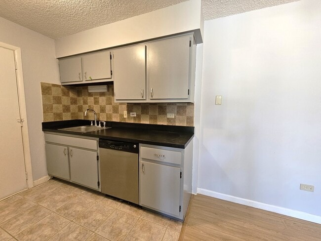 Building Photo - 9870 Cordoba Ct