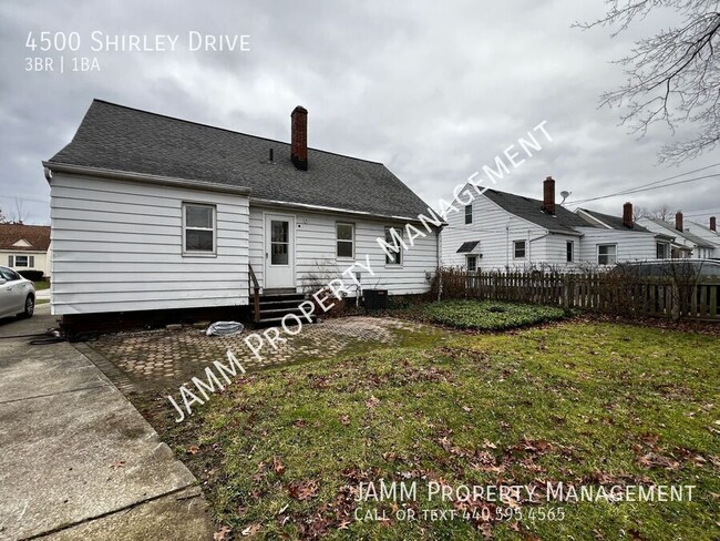 Building Photo - Lovely Single Family Home!