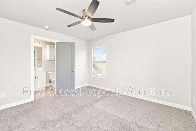 Building Photo - 13500 Watson Dr