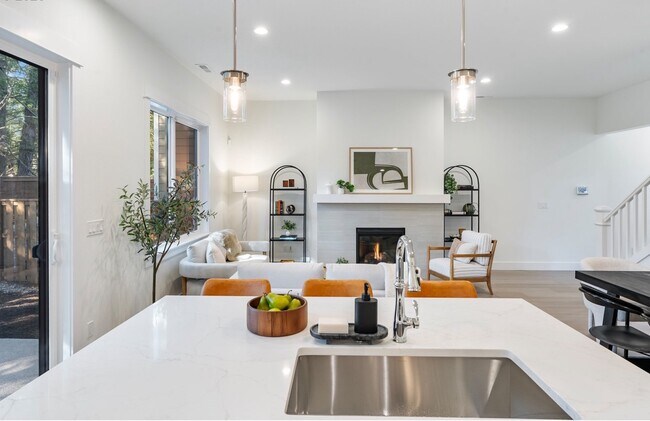 Building Photo - 15628 NW Raywood Ln