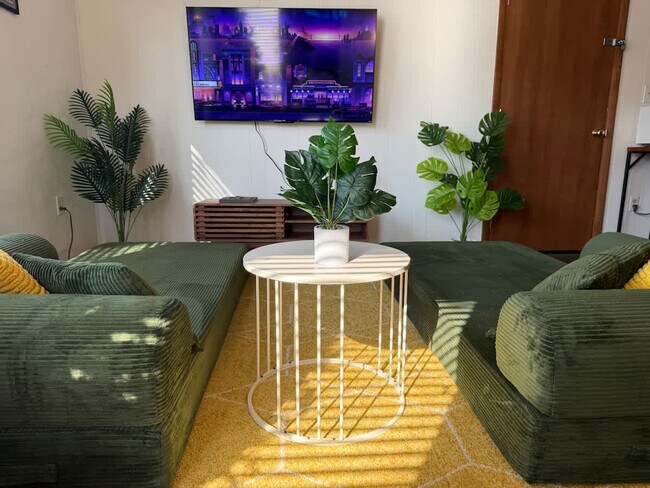 Building Photo - 157 W Holly Ridge Rd