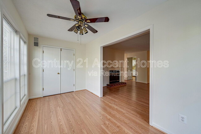 Building Photo - 9941 Oakton Terrace Rd