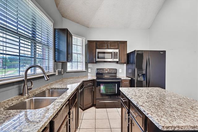 Building Photo - 505 Picketts Dr