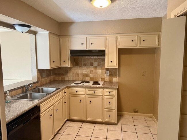 Building Photo - 1539 Airline Dr