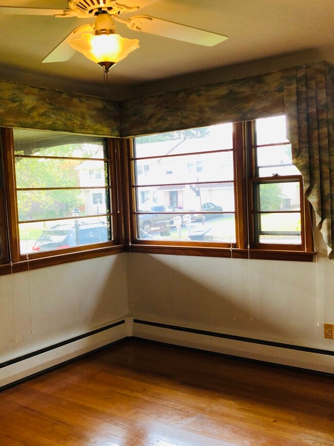 Building Photo - 3112 Belmont Ave