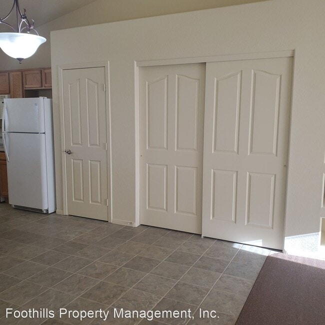 Building Photo - 2 br, 2 bath House - 330 Arnold Terrace Un...