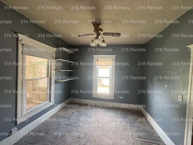 Primary Photo - $799 - 2bed 1 bath - Single Family Home