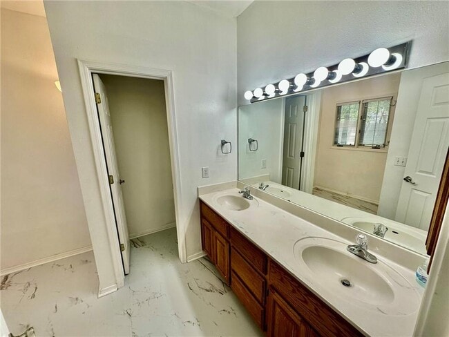 Building Photo - 3103 Peach Blossom