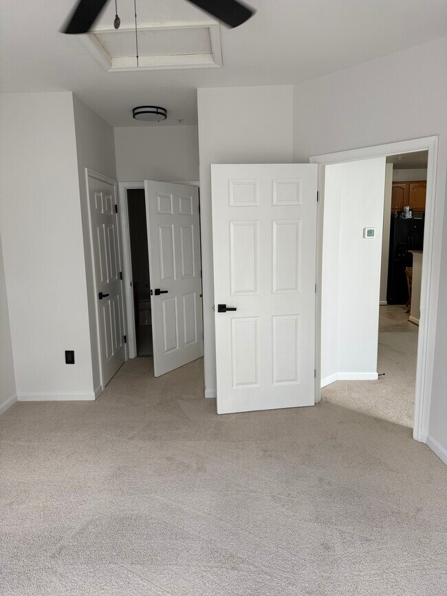 Building Photo - 15620 Everglade Ln