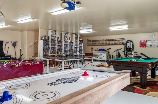 Building Photo - 12705 Chuck Wagon Rd