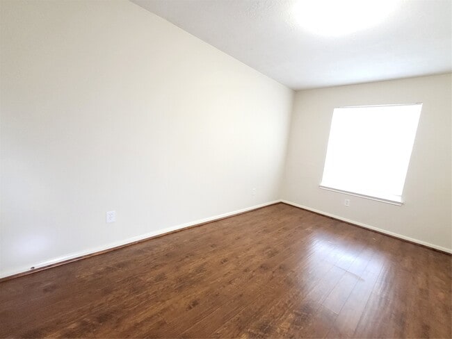 Building Photo - 14034 Maximos Dr