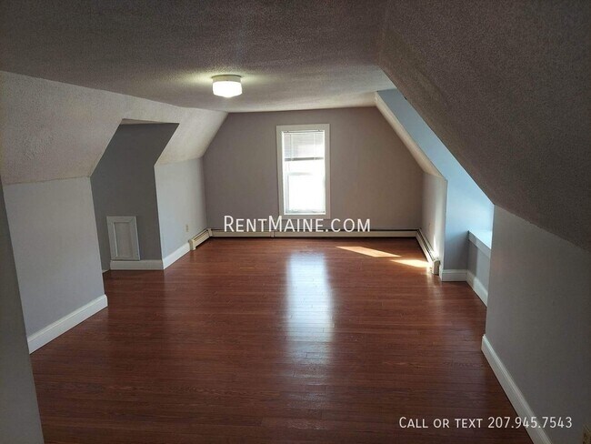 Building Photo - 13 Front St