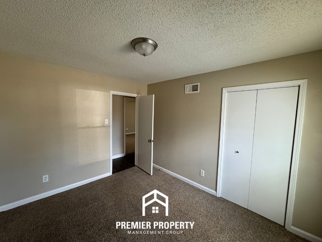 Building Photo - 6015 Harvest Hill Cove