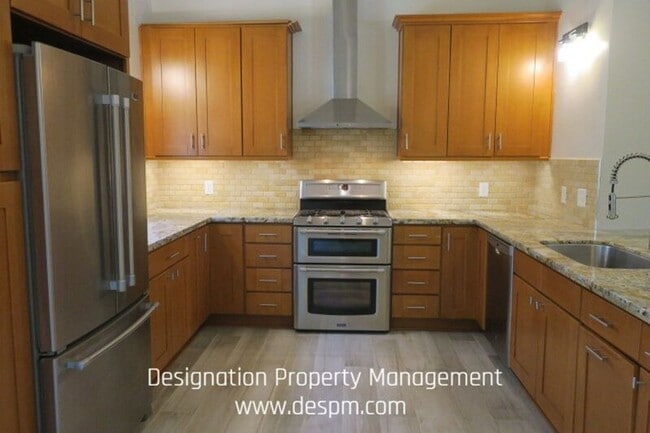 Building Photo - 2446 Olive Ave