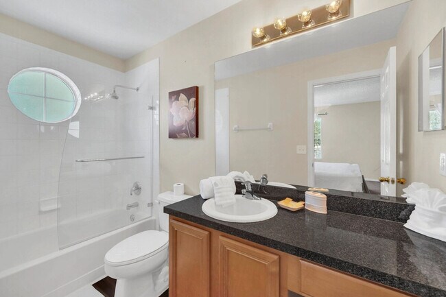 Building Photo - 8538 Sunrise Key Dr