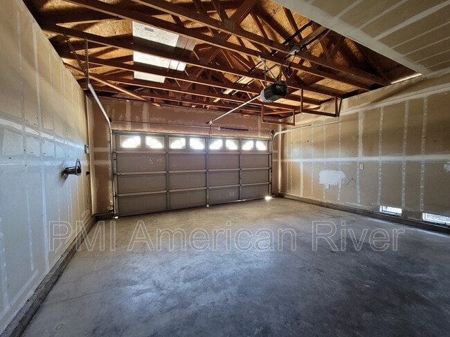 Building Photo - 10893 Bellone Way