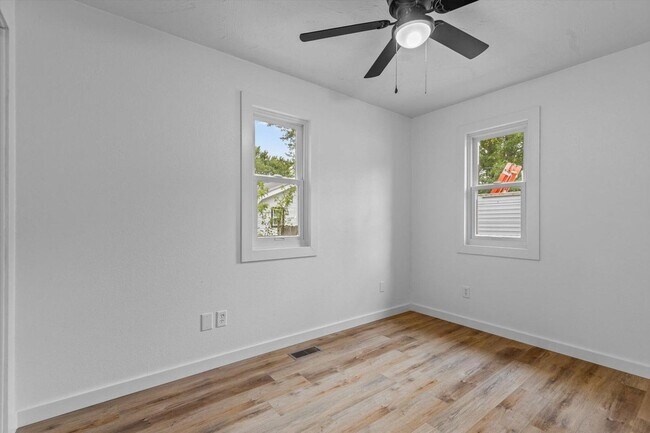 Building Photo - New remodeled