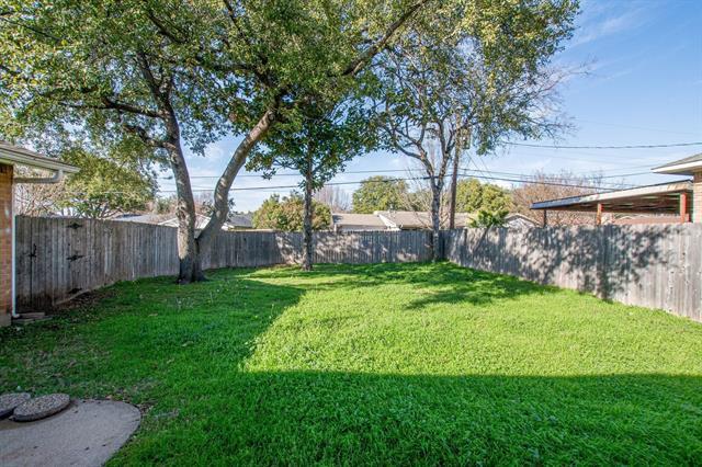 Building Photo - 3719 Crestpark Dr