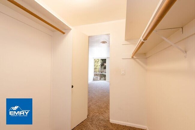 Building Photo - Beautiful 2 Bedroom, 2 Bathroom Condo In C...